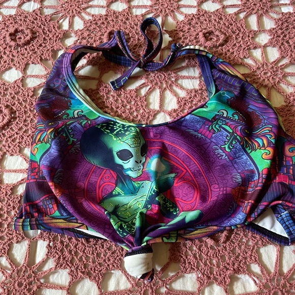 Alien leggings and matching halter top - Picture 1 of 3